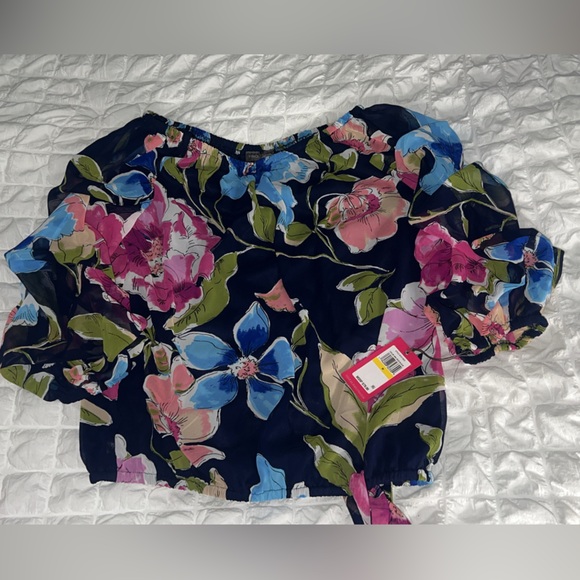 Vince Camuto Tops - Women floral top